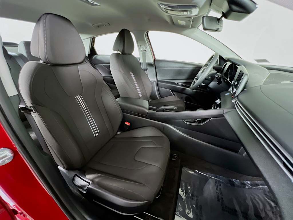 2023 Hyundai Elantra — photo 26