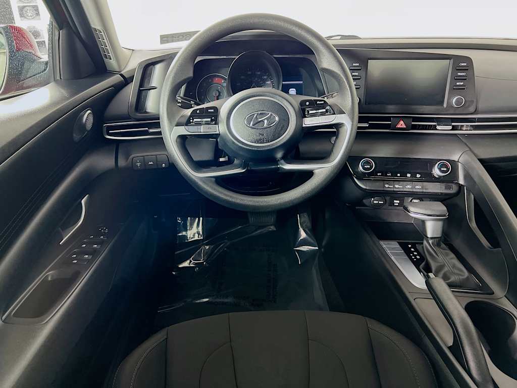 2023 Hyundai Elantra — photo 21