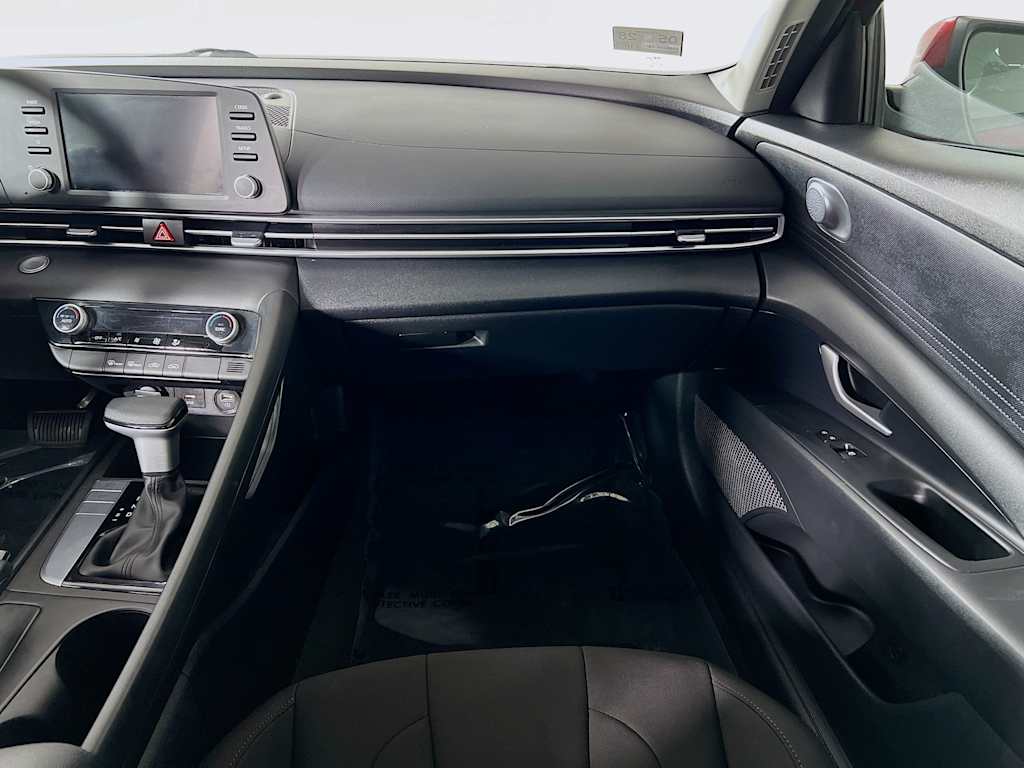 2023 Hyundai Elantra — photo 22