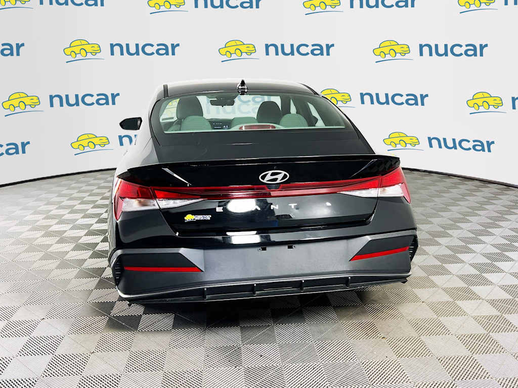 2025 Hyundai Elantra — photo 6