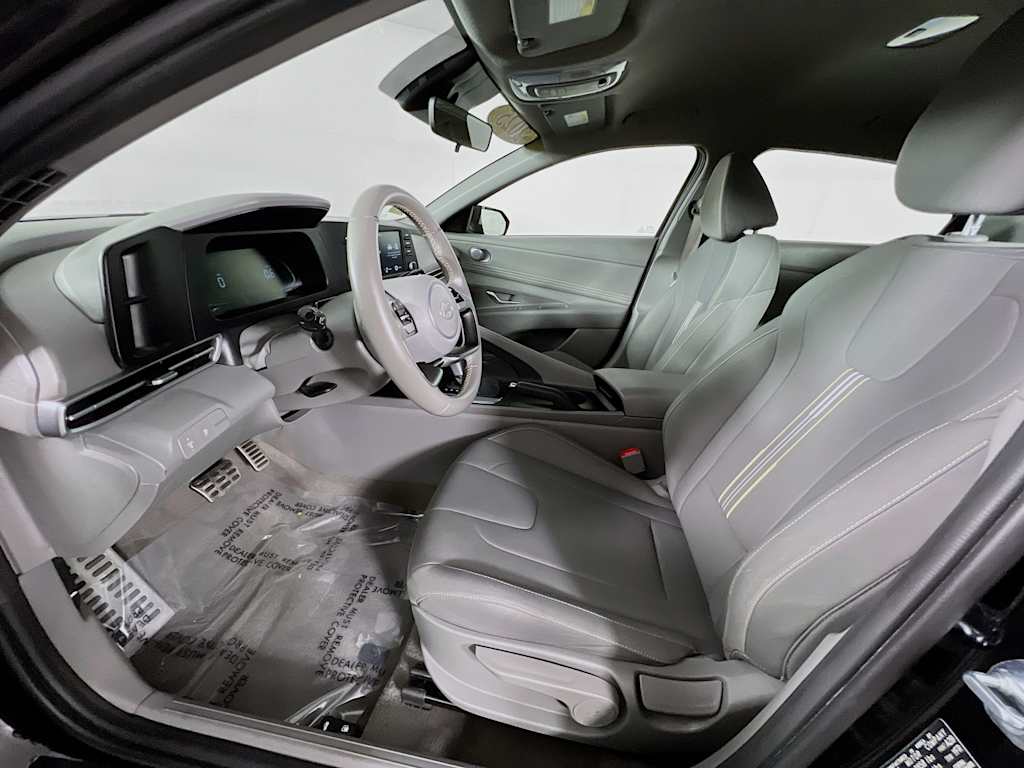2025 Hyundai Elantra — photo 20