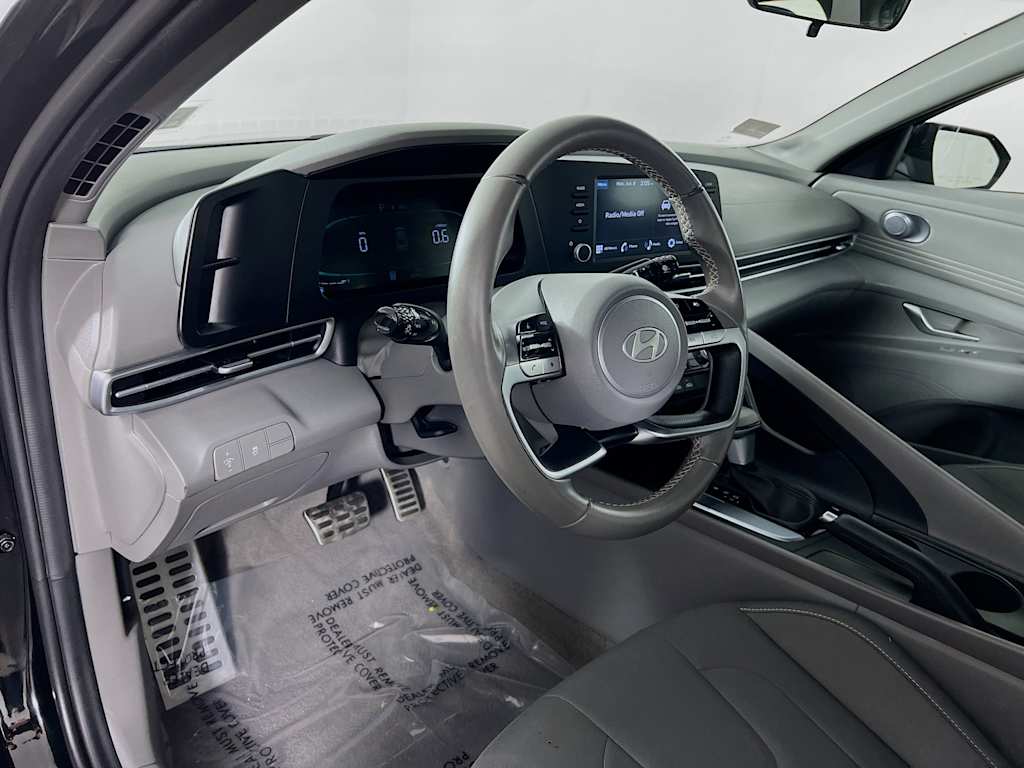 2025 Hyundai Elantra — photo 9