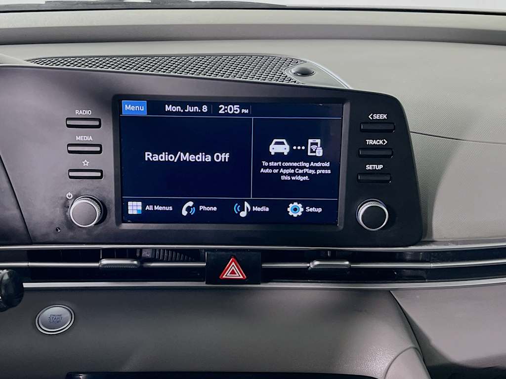 2025 Hyundai Elantra — photo 14