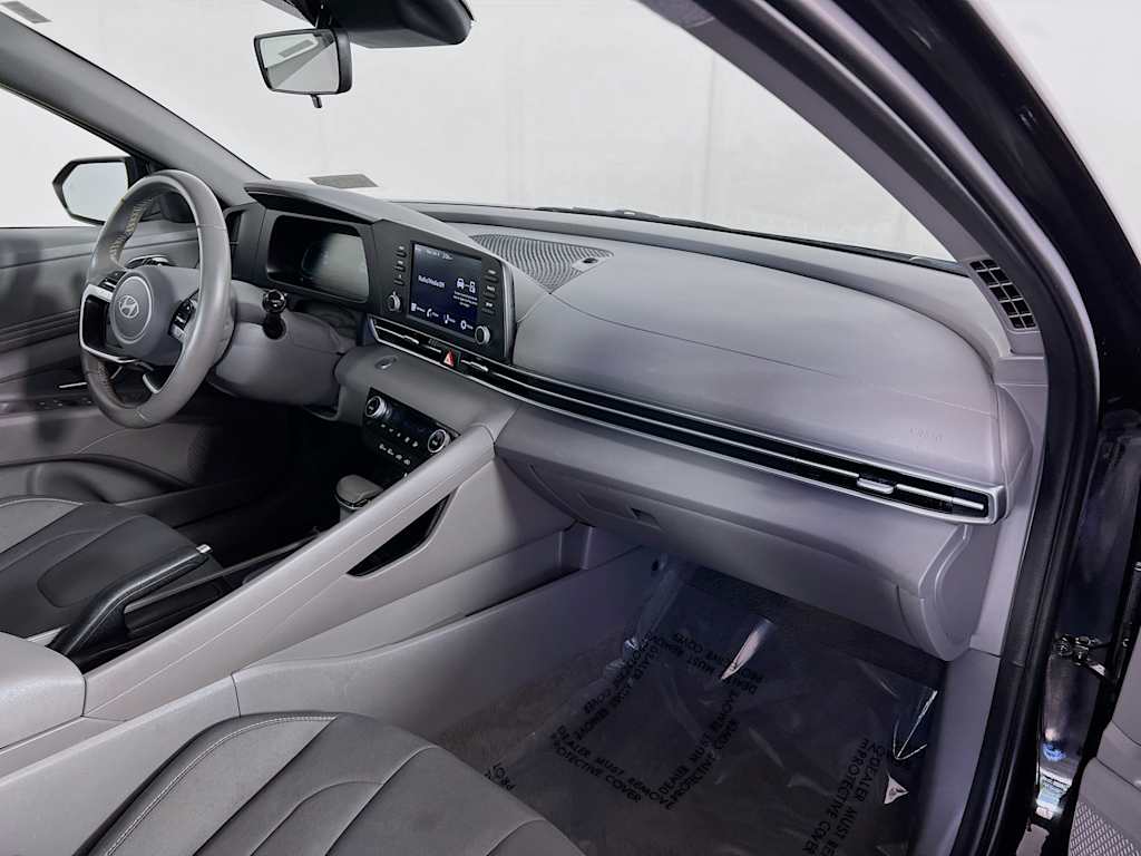 2025 Hyundai Elantra — photo 27