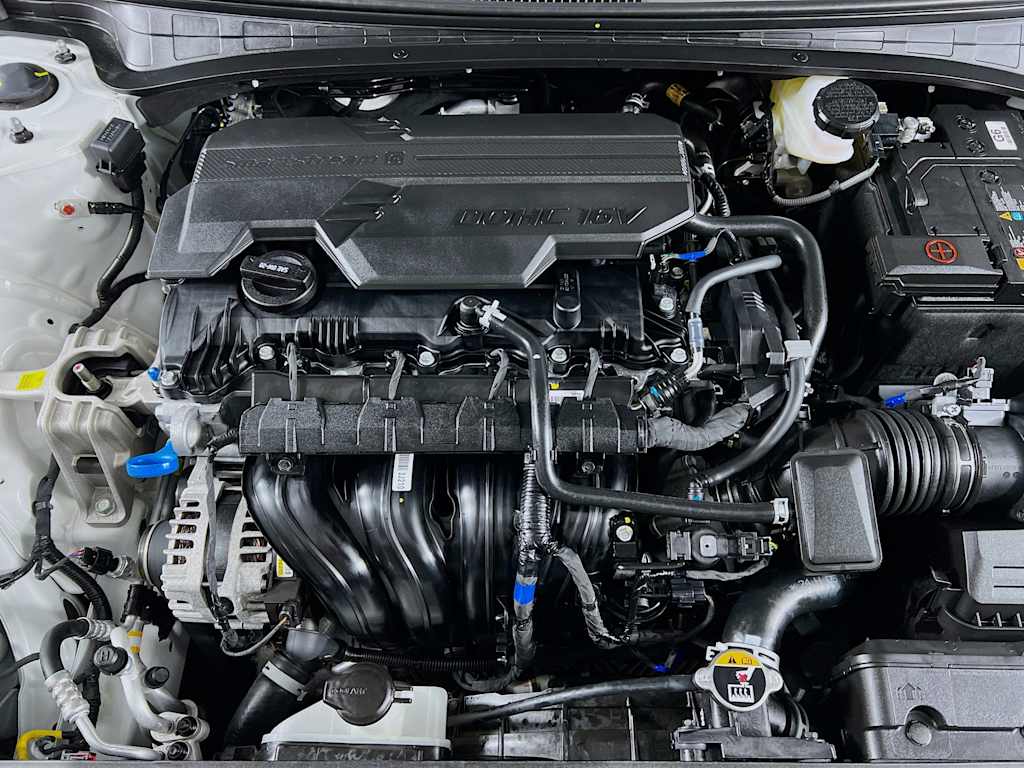 2025 Hyundai Elantra — photo 28