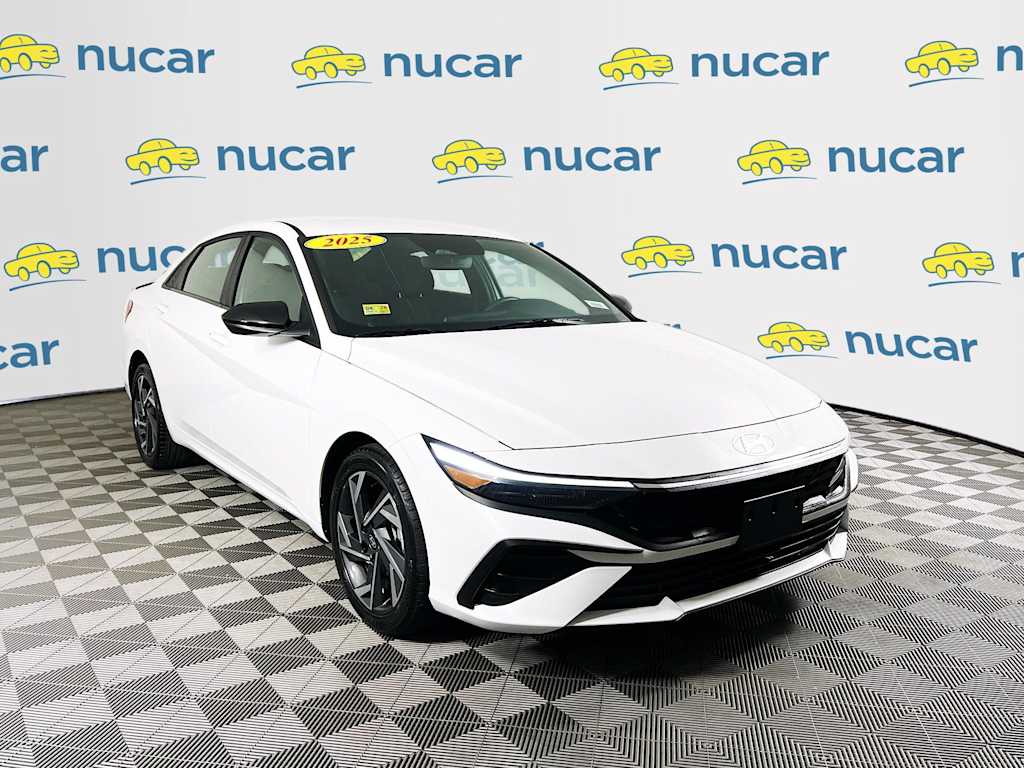 2025 Hyundai Elantra — photo 1