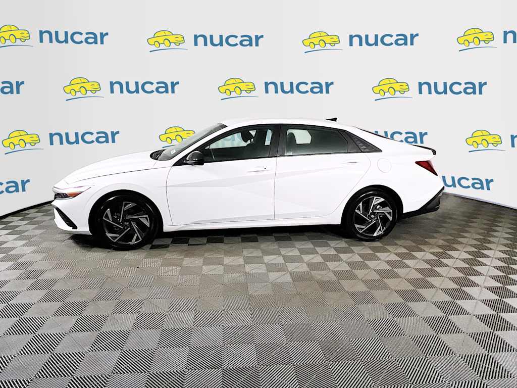 2025 Hyundai Elantra — photo 4