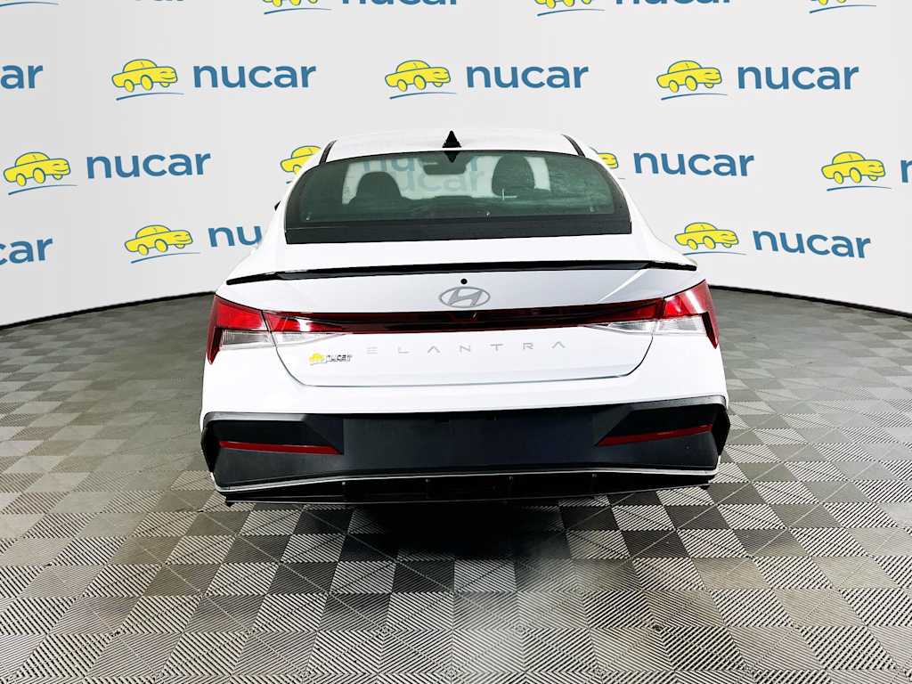 2025 Hyundai Elantra — photo 6