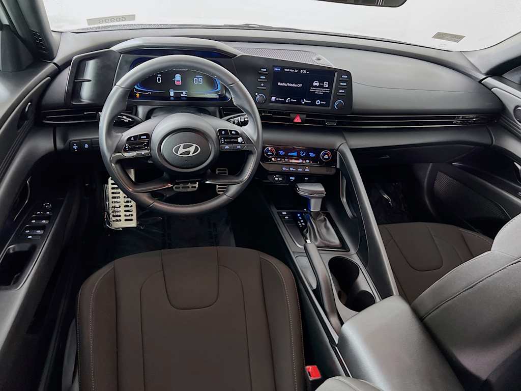 2025 Hyundai Elantra — photo 21