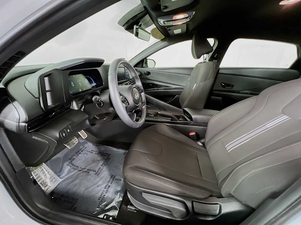 2025 Hyundai Elantra — photo 20