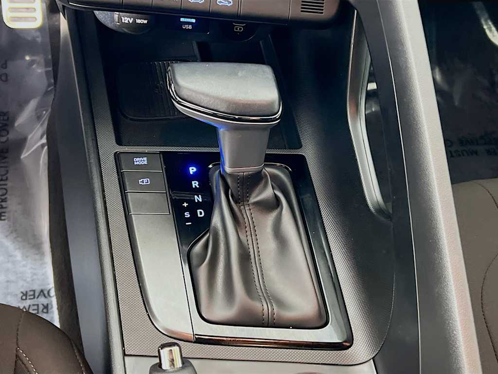 2025 Hyundai Elantra — photo 16