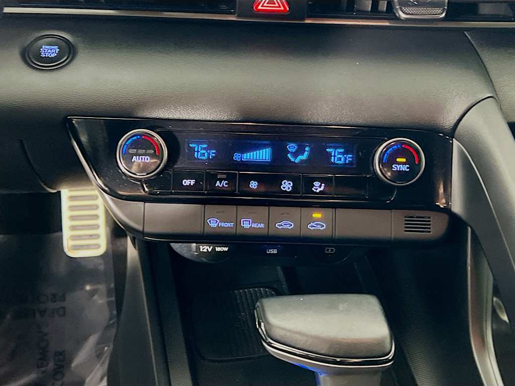 2025 Hyundai Elantra — photo 15