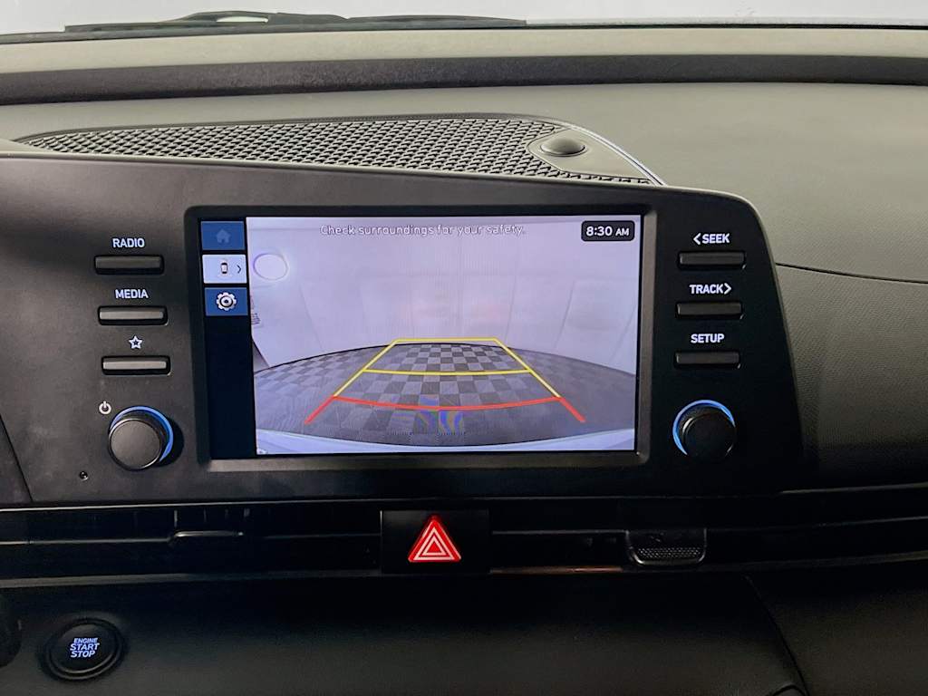 2025 Hyundai Elantra — photo 13