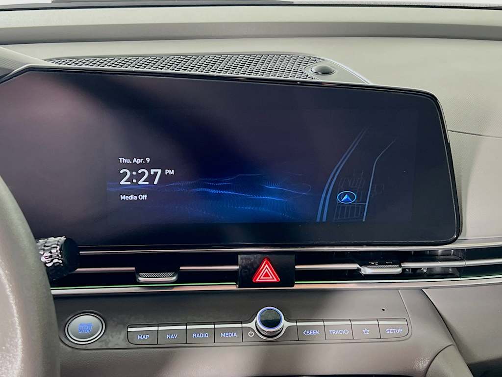 2024 Hyundai Elantra — photo 13