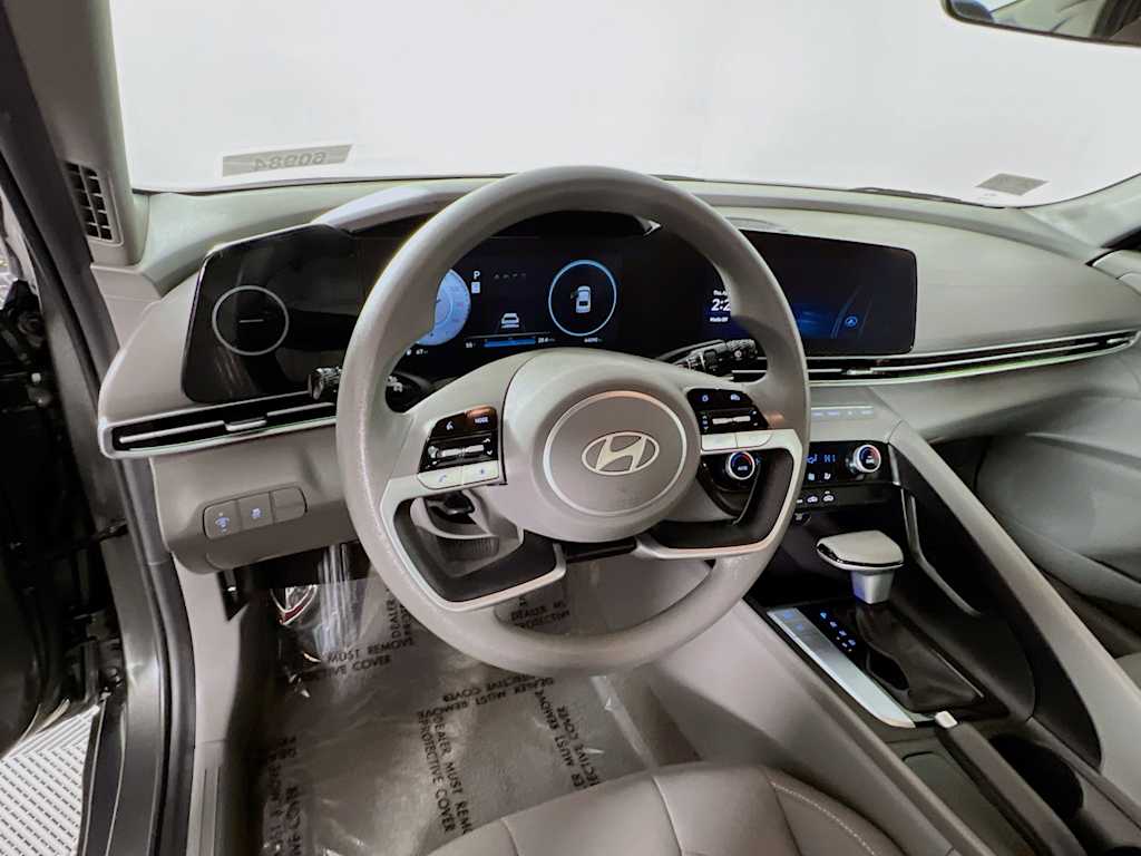 2024 Hyundai Elantra — photo 11