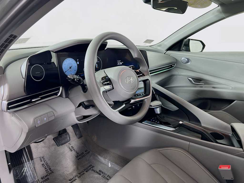 2024 Hyundai Elantra — photo 9