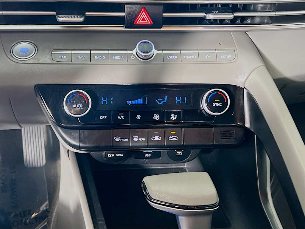 2024 Hyundai Elantra — photo 16