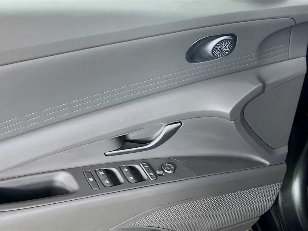 2024 Hyundai Elantra — photo 18