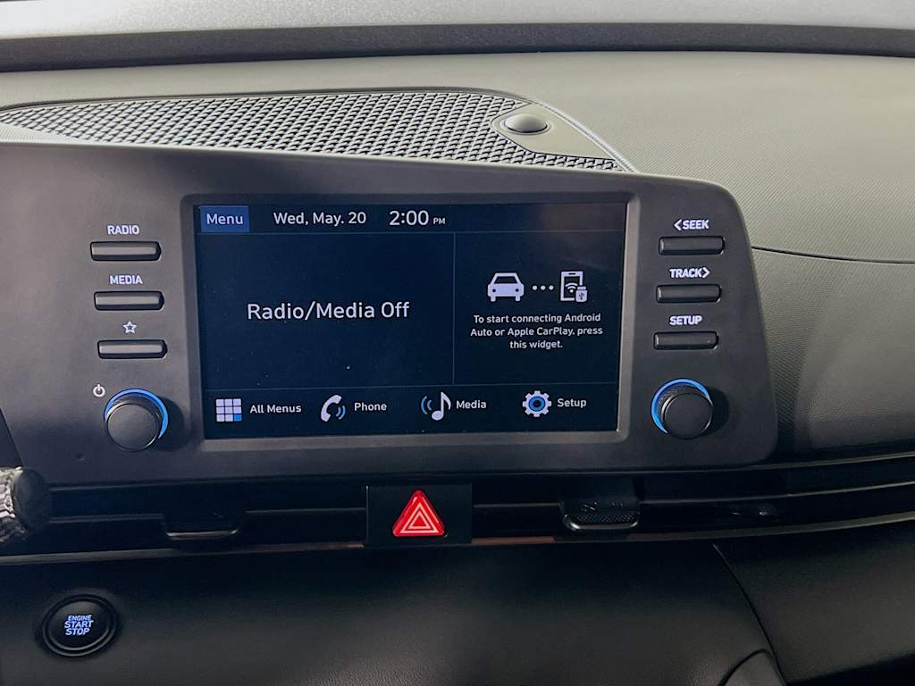 2025 Hyundai Elantra — photo 13