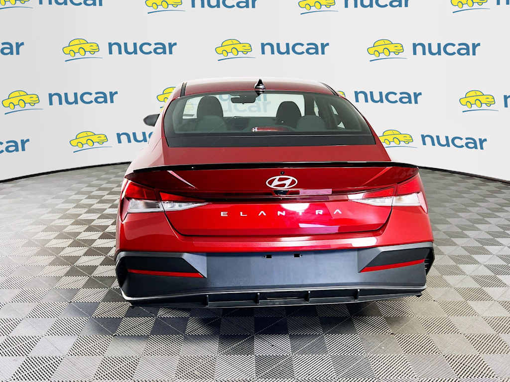 2025 Hyundai Elantra — photo 6