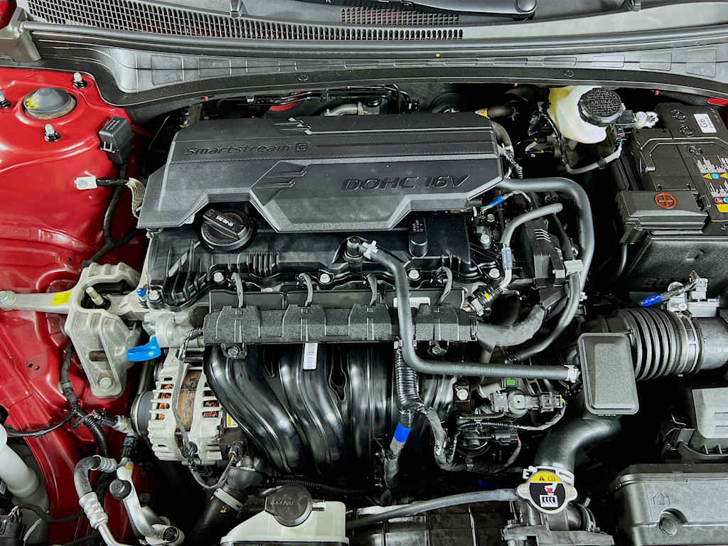 2025 Hyundai Elantra — photo 29