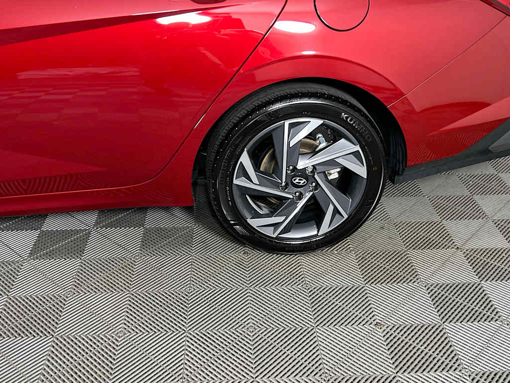 2025 Hyundai Elantra — photo 30