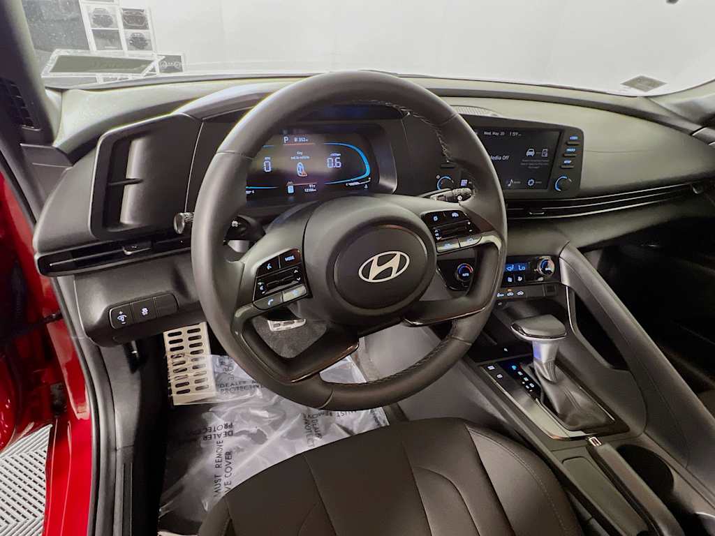 2025 Hyundai Elantra — photo 11