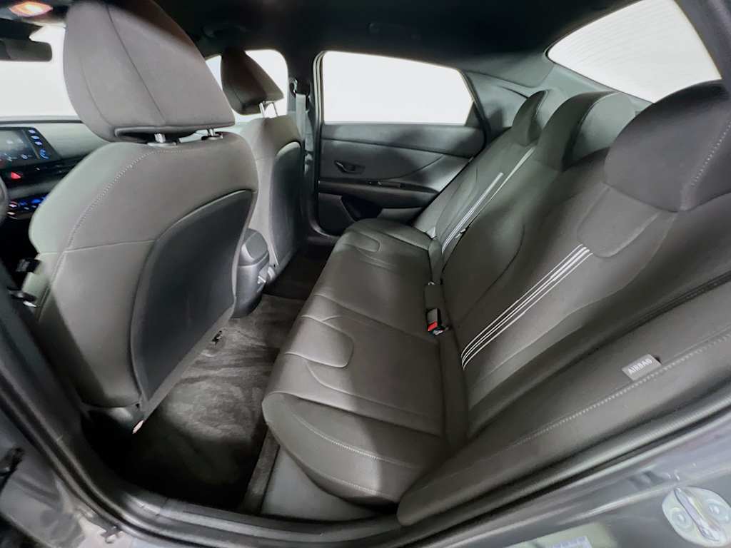 2025 Hyundai Elantra — photo 23