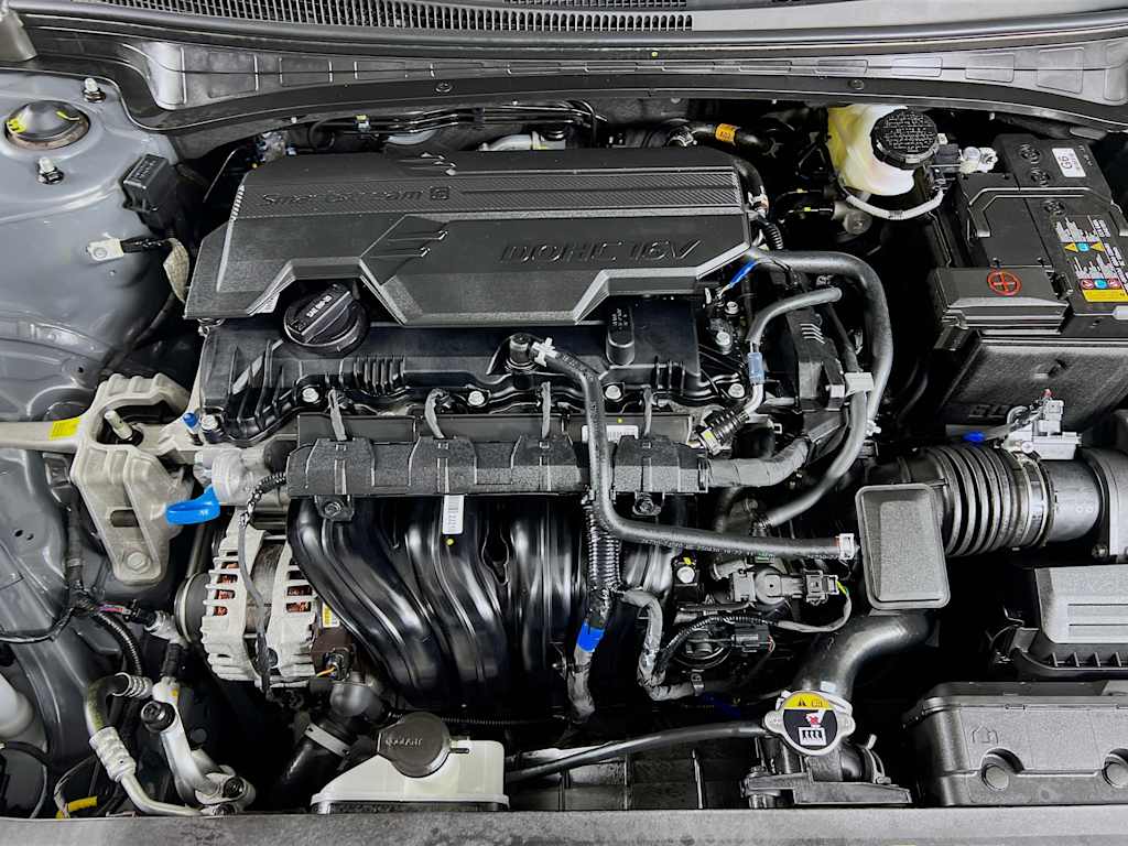 2025 Hyundai Elantra — photo 28