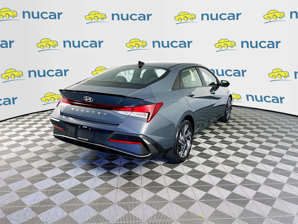 2025 Hyundai Elantra — photo 7