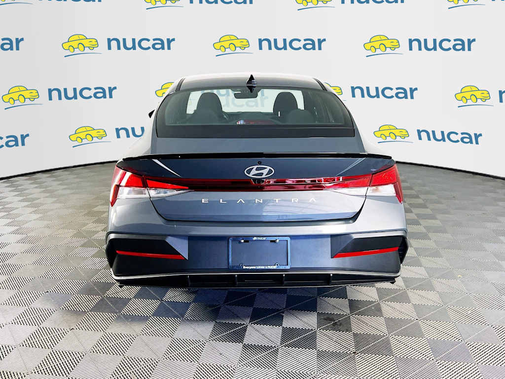 2025 Hyundai Elantra — photo 6