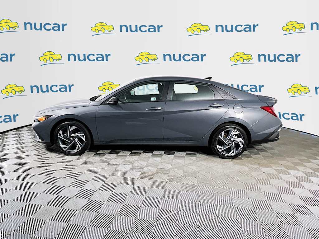 2025 Hyundai Elantra — photo 4
