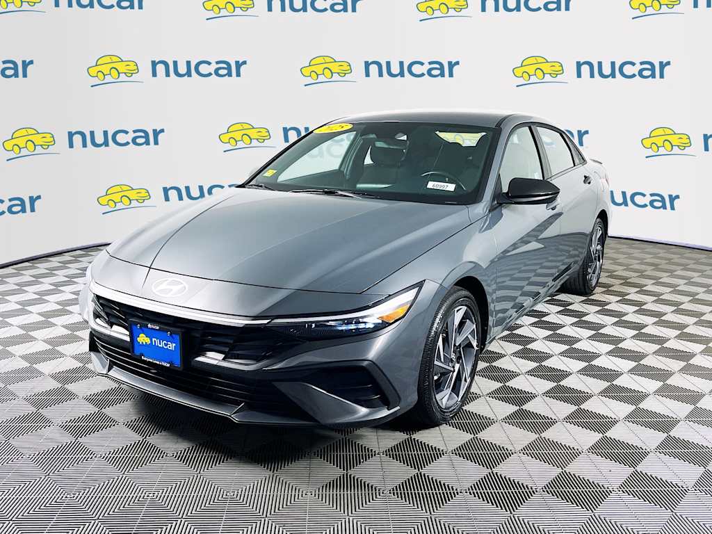 2025 Hyundai Elantra — photo 3