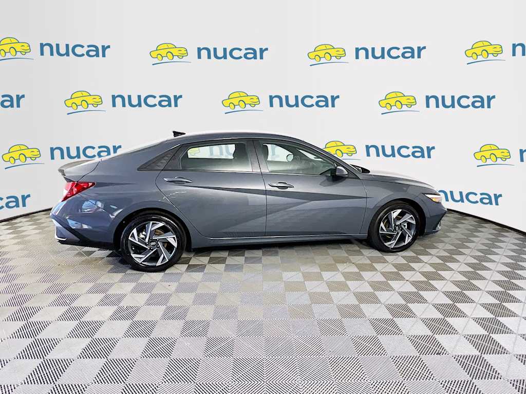 2025 Hyundai Elantra — photo 8