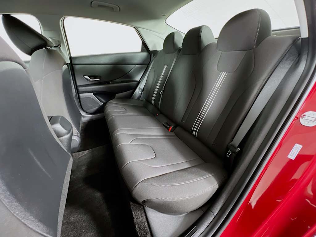 2023 Hyundai Elantra — photo 25
