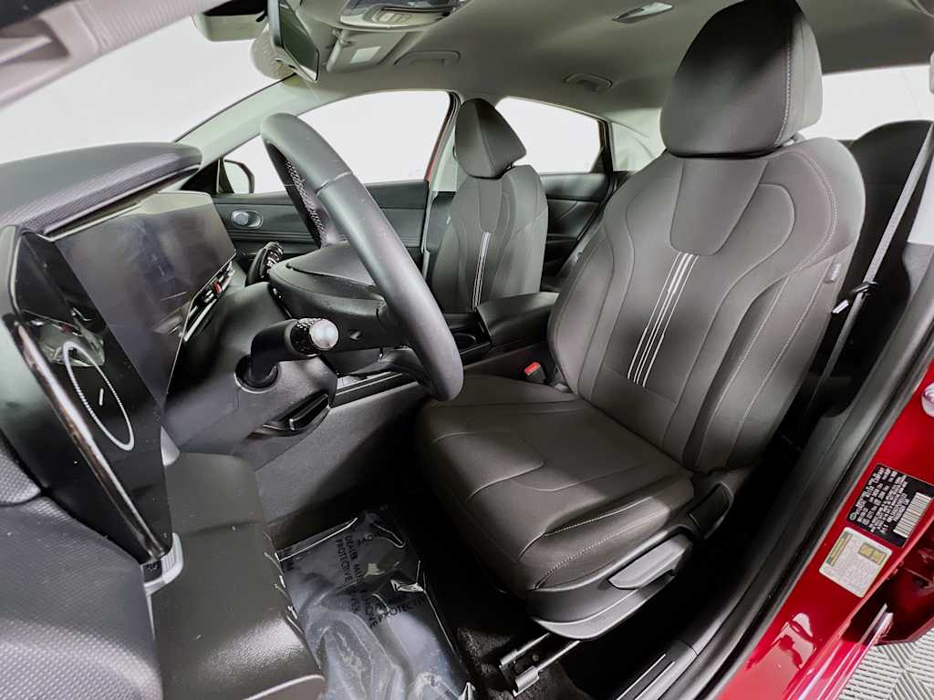 2023 Hyundai Elantra — photo 22