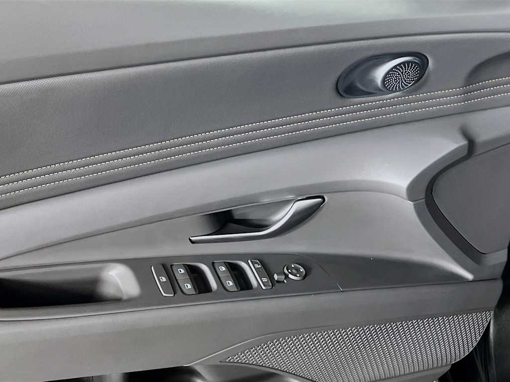 2024 Hyundai Elantra — photo 18