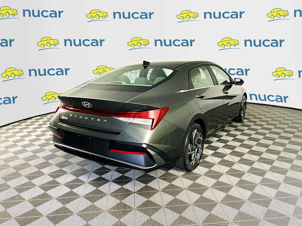 2024 Hyundai Elantra — photo 7