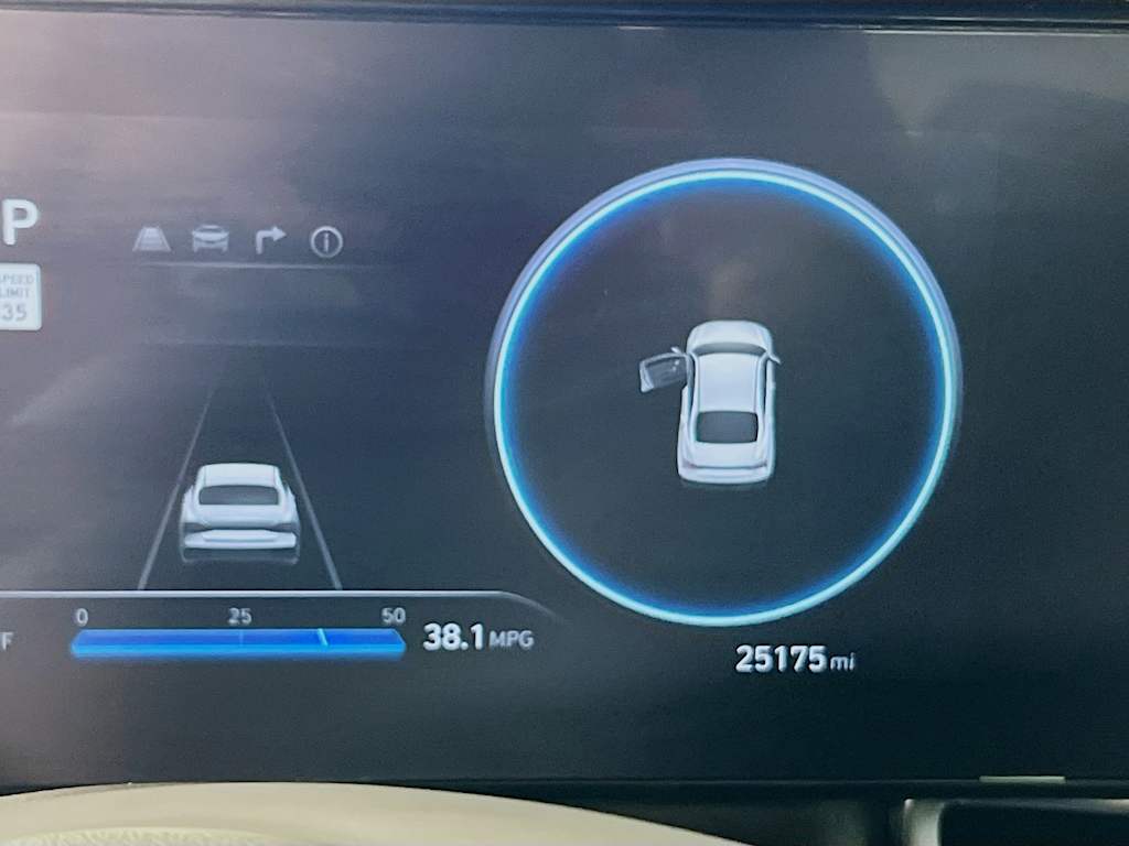 2024 Hyundai Elantra — photo 12