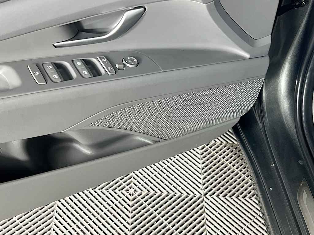 2024 Hyundai Elantra — photo 19