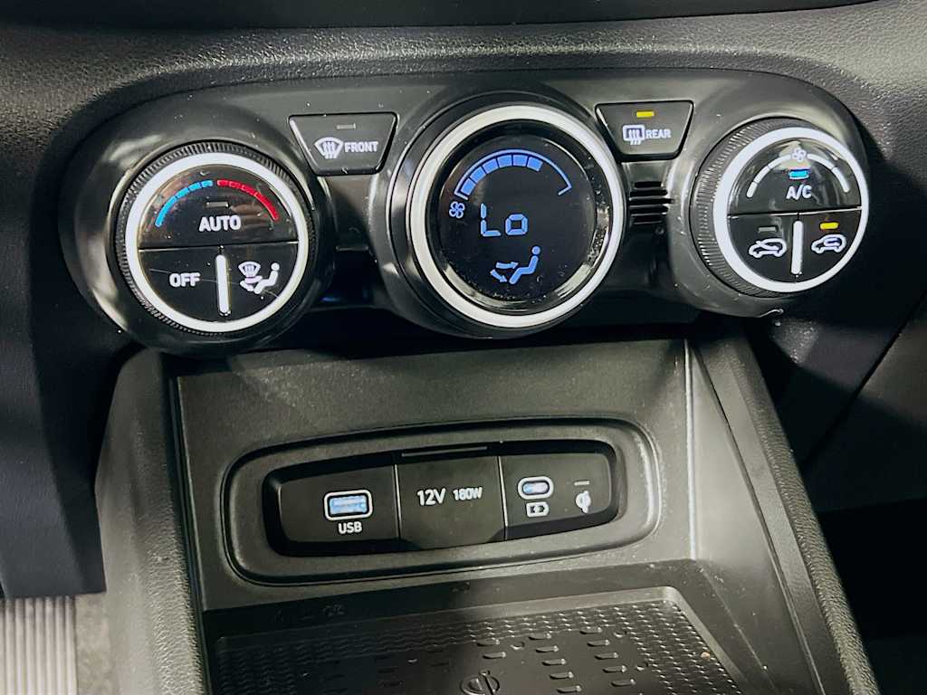 2025 Hyundai Venue — photo 16