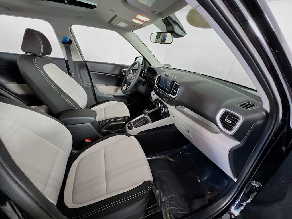 2026 Hyundai Venue — photo 28