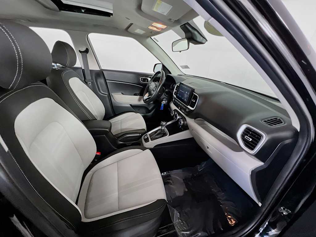 2023 Hyundai Venue — photo 27