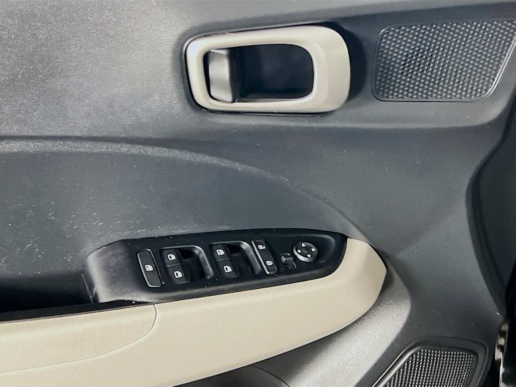 2023 Hyundai Venue — photo 18