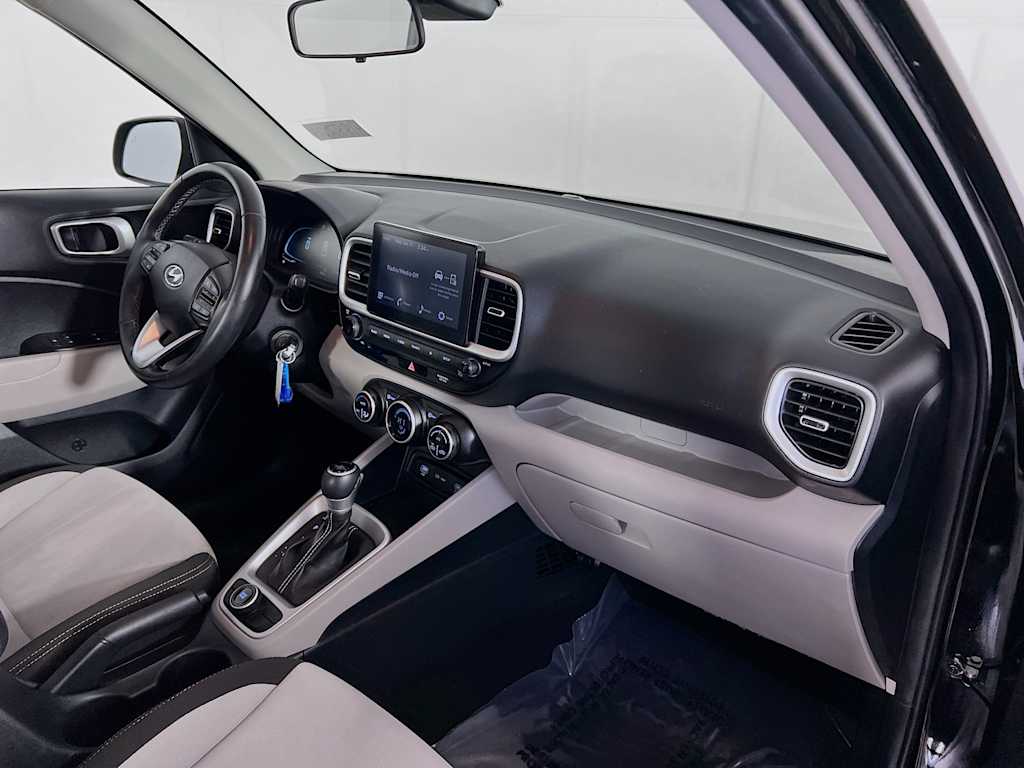 2023 Hyundai Venue — photo 28