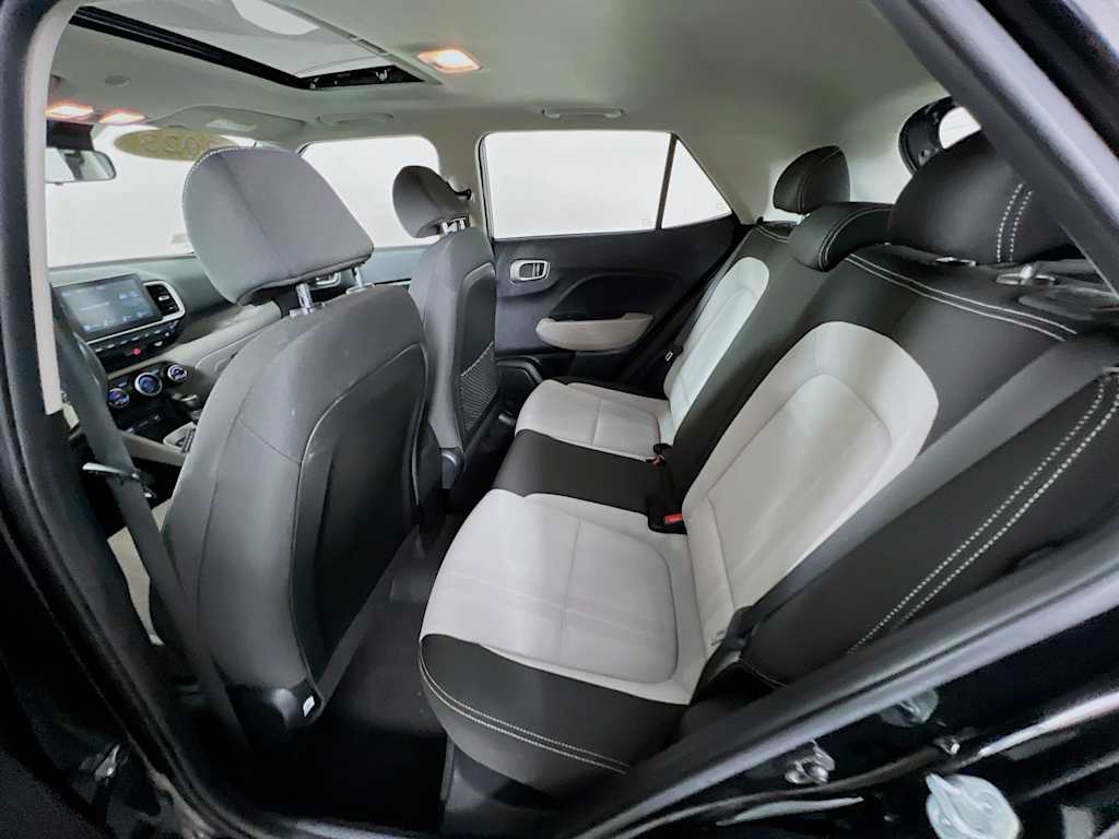 2023 Hyundai Venue — photo 24