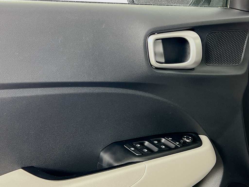 2023 Hyundai Venue — photo 17