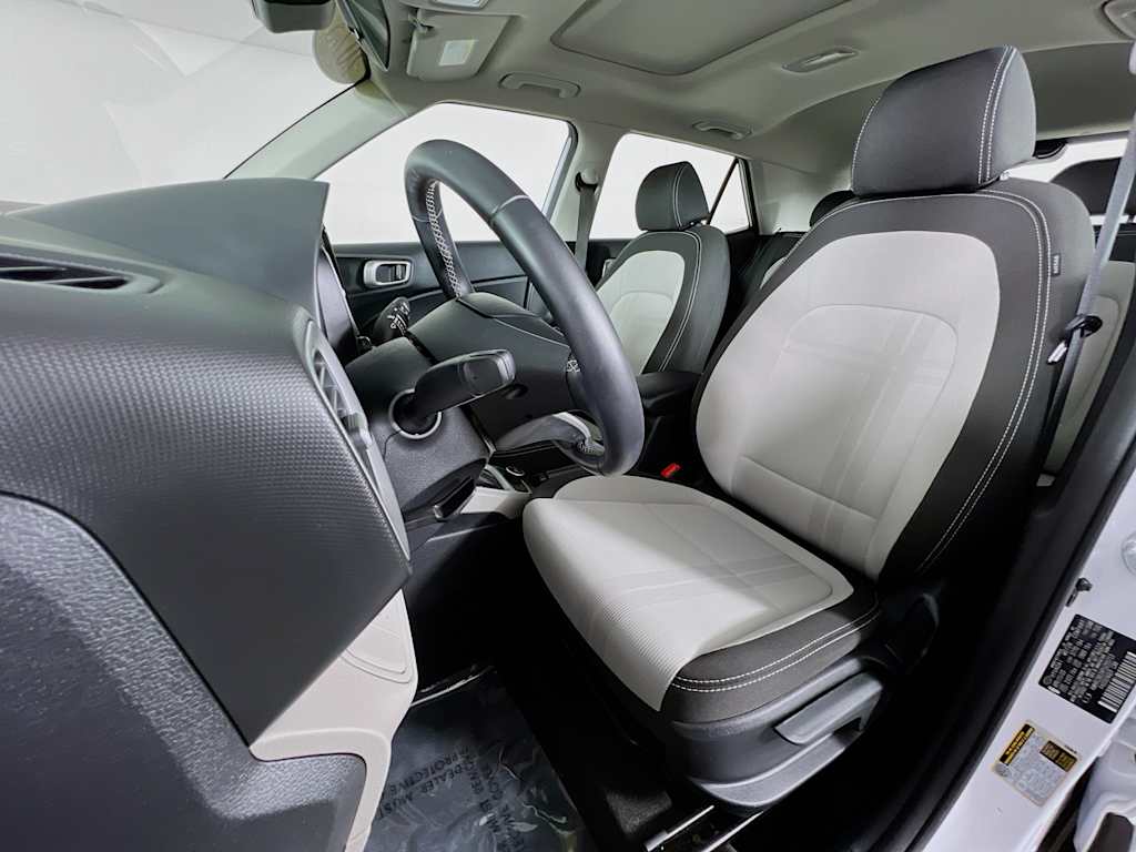 2023 Hyundai Venue — photo 20