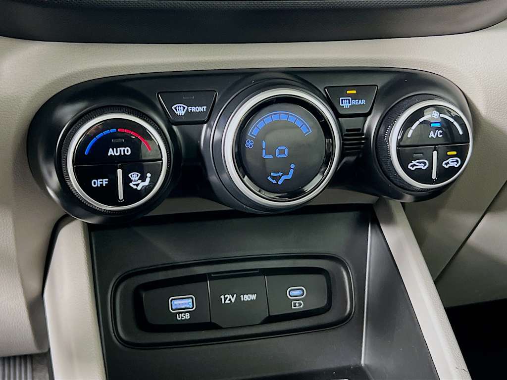 2023 Hyundai Venue — photo 15