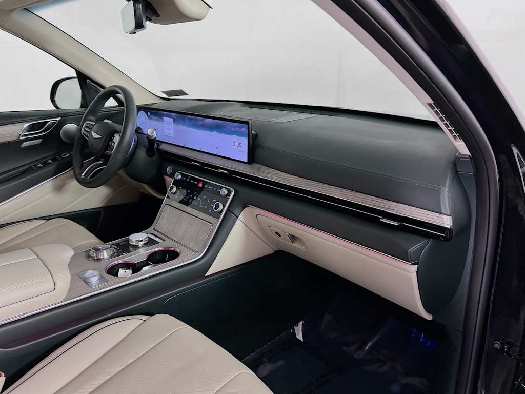 2025 Genesis GV80 — photo 30